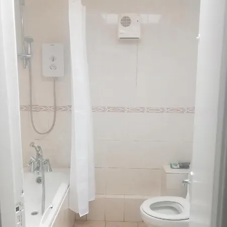 Spacious 5 Bedroom House Ennis